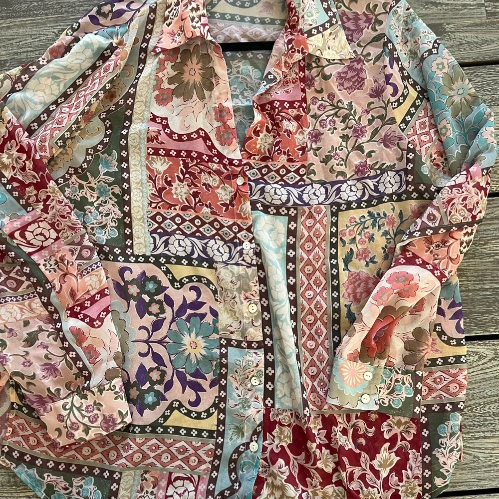 Zara flowy patterned blouse, made in Morocco. Size L. - Picture 2 of 5
